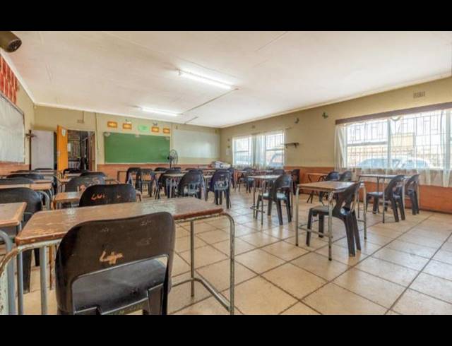 BUSINESS FOR SALE IN DAWN PARK EXT